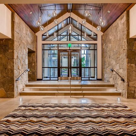 The Lion Vail Hotel Exterior photo