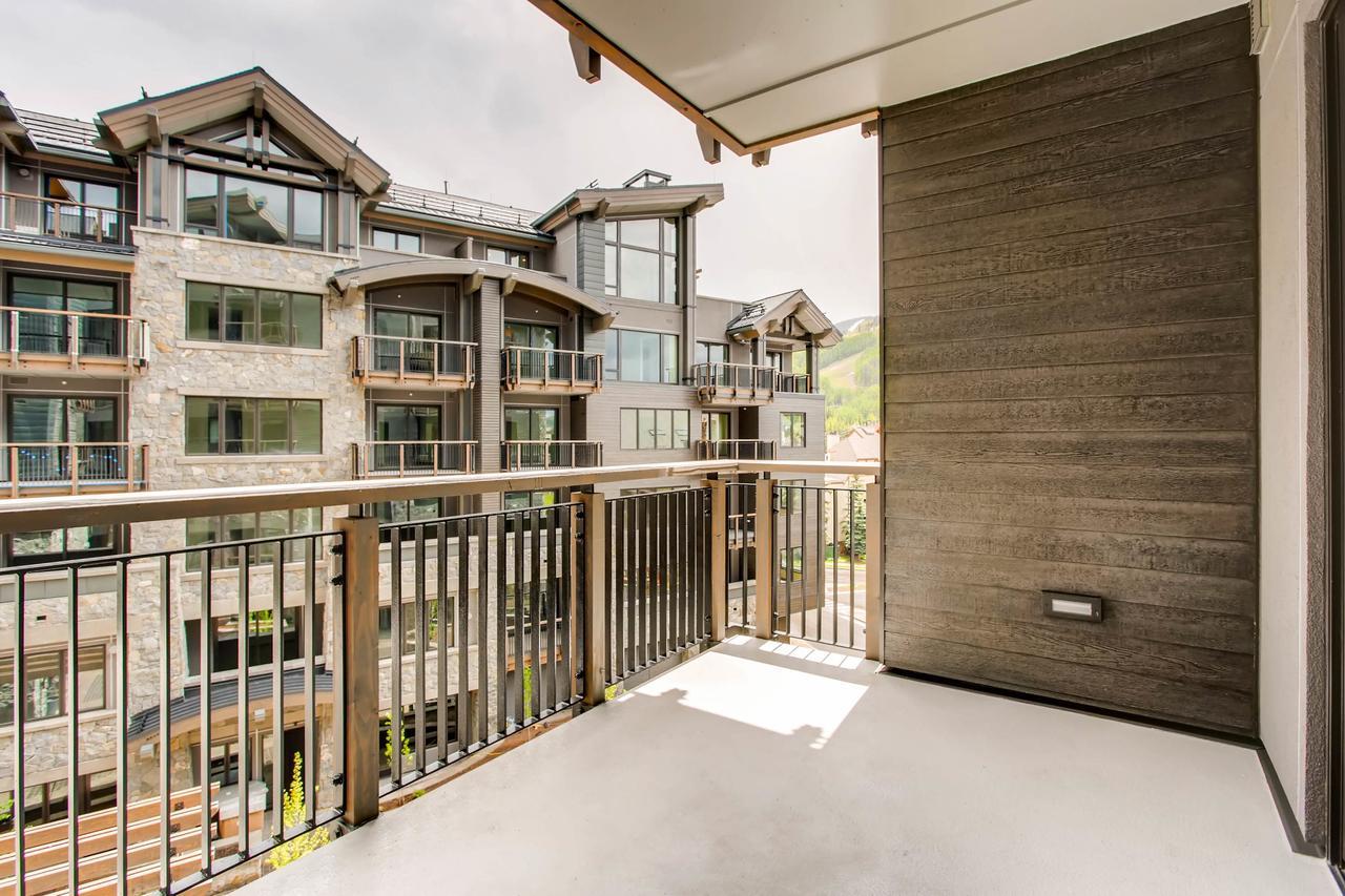 The Lion Vail Hotel Exterior photo