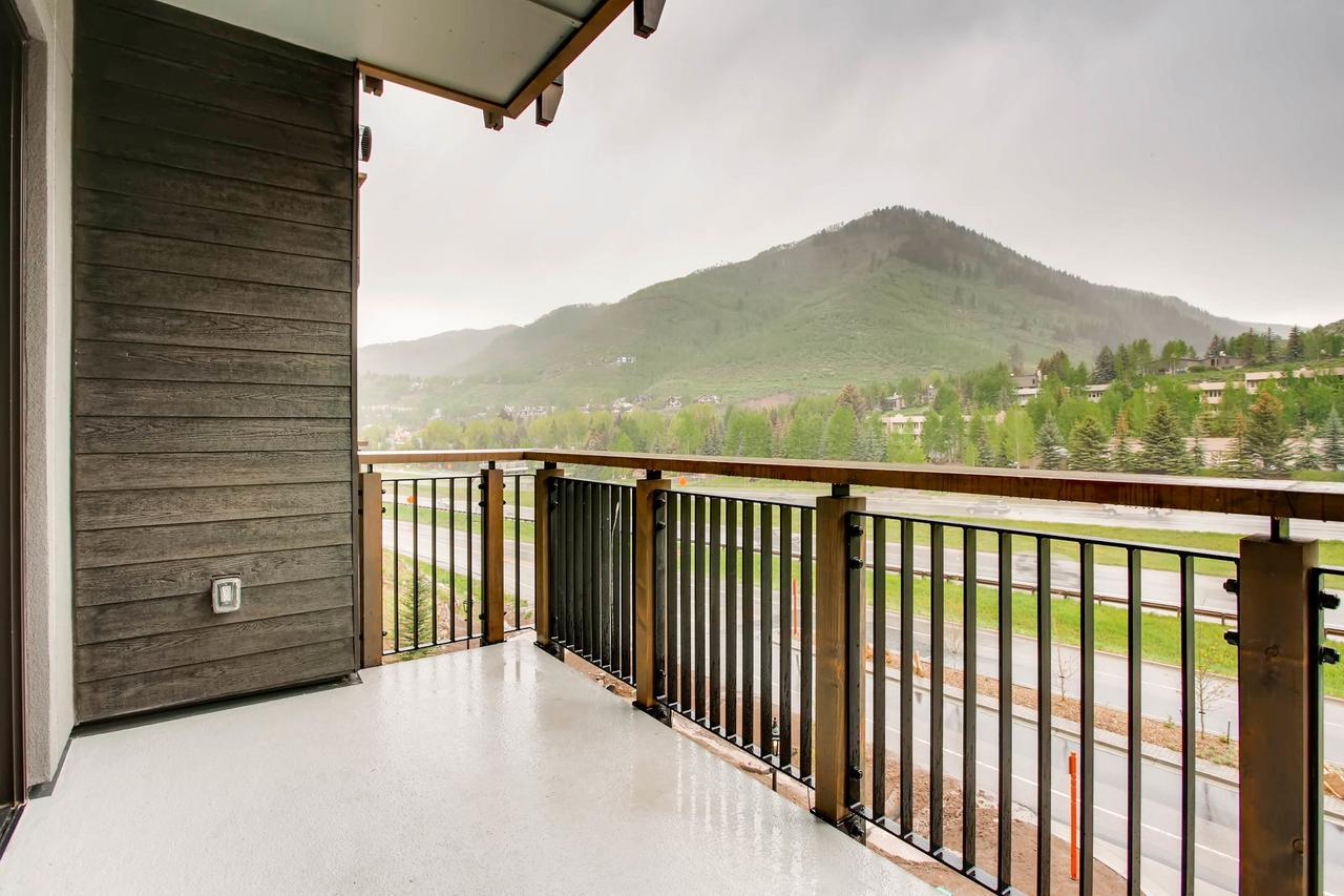 The Lion Vail Hotel Exterior photo