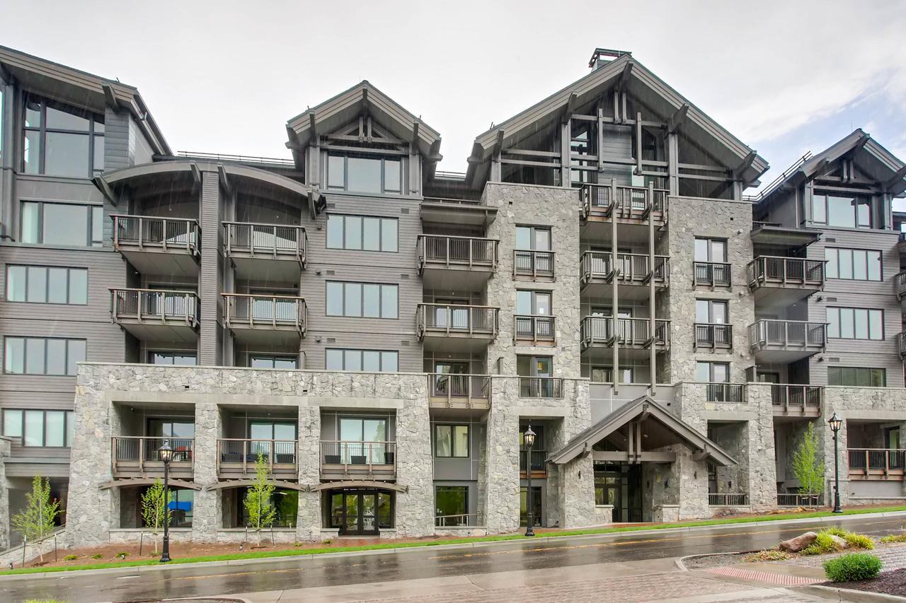 The Lion Vail Hotel Exterior photo