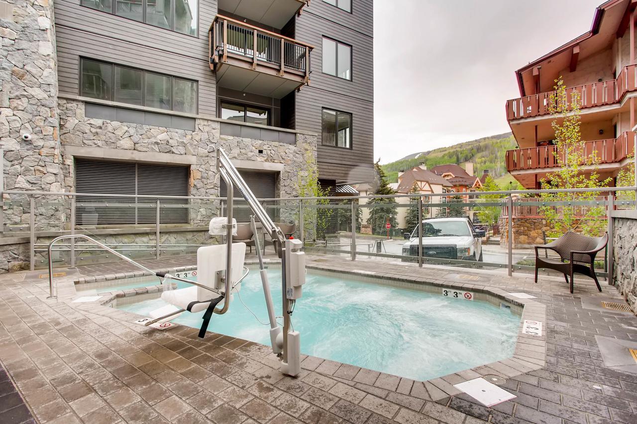 The Lion Vail Hotel Exterior photo